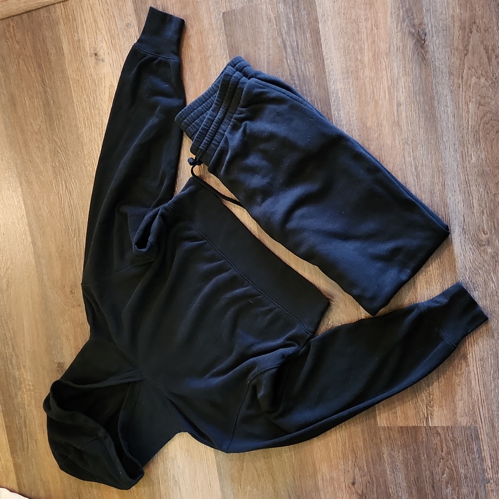 Express Cropped Hoodie